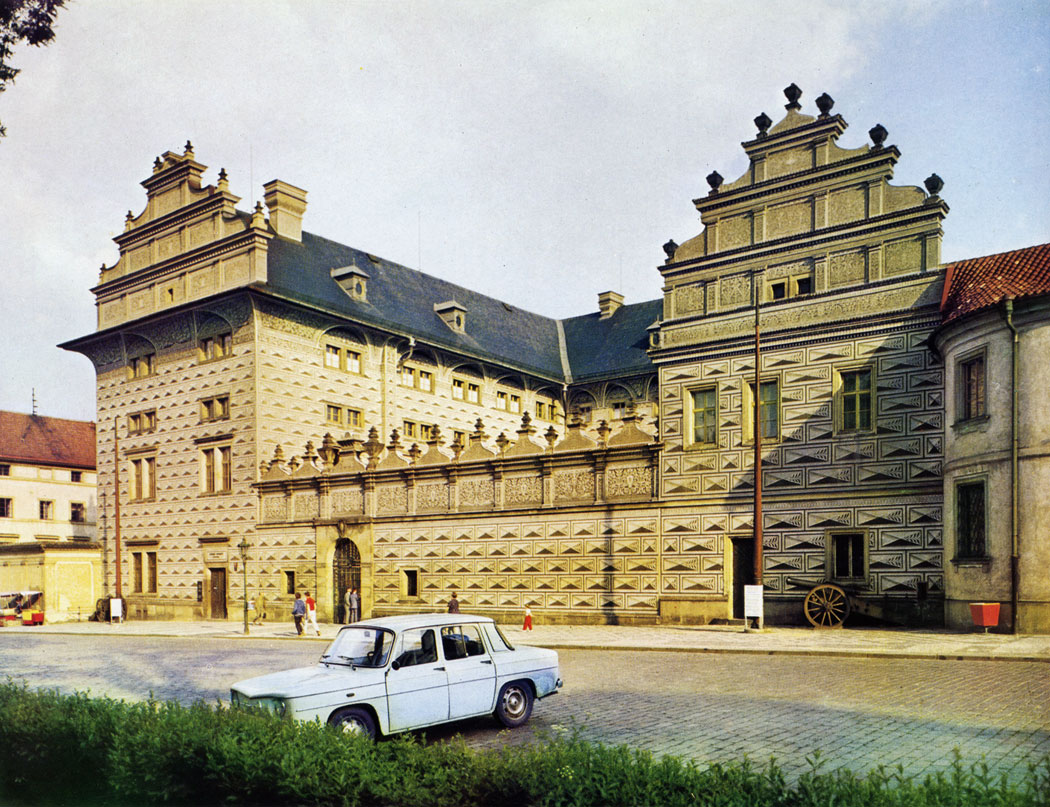 The Military History Museum on Hradcany Square is one of the finest Renaissance buildings in Prague. It was built for Jan of Lobkovice the Younger of Horsovsky Tyn in the years 1545 to 1563 by builder Augustin Vlach. The name of Schwarzenberg Palace refers to its subsequent owners.