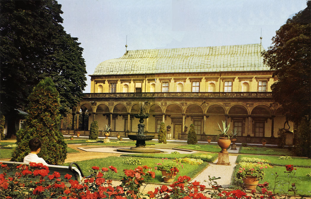 The Royal Summerhouse or Belvedere is an outstanding example of Renaissance architecture north of the Alps. It was built in the years 1538 - 1563 to a design by Paola della Stella, whose work was continued by several other builders. Since restoration in 1952 - 1955 the Belvedere has been used for exhibitions.