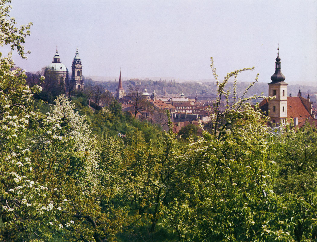 The dominating features of the view of Mala Strana from the Petrin Park are the churches of St. Nicholas, St. Thomas and the Church of Our Lady Victorious (Panny Marie Vitezne). This latter church was built by the German Lutherans in the years 1611 -1613 as the first Baroque building in Prague. After the Battle of the White Mountain (1620) this church became the property of the Carmelites, who established a monastery here. Since 1628 the church has been widelys known thanks to the wax effigy of the Prague Child Jesus.