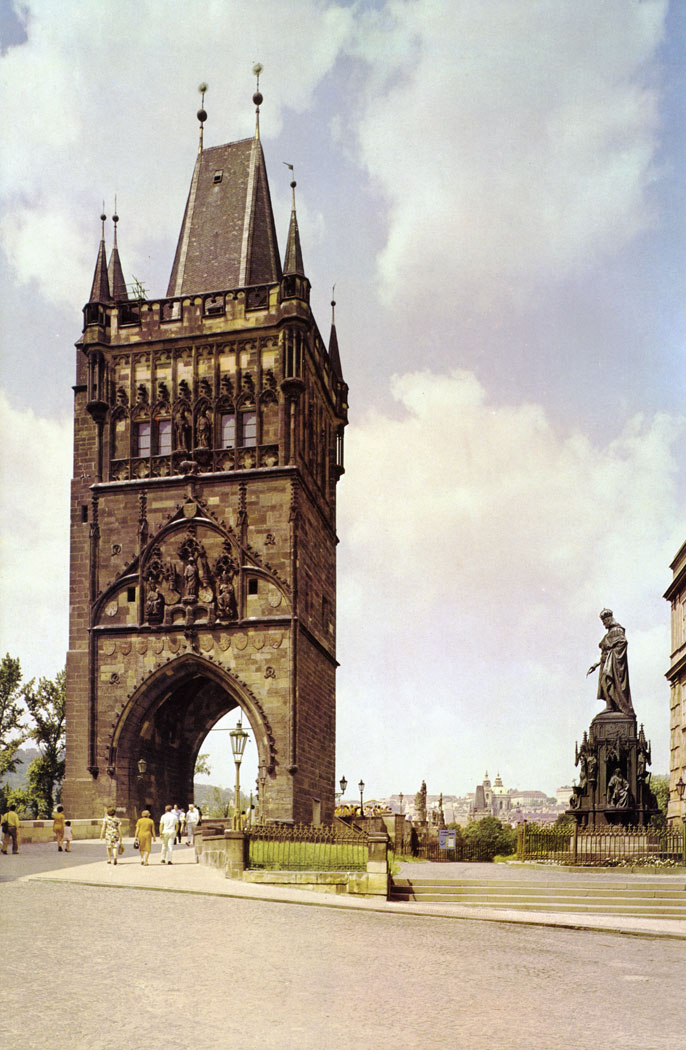 The Old Town Bridge Tower was built by Peter Parler's masonic lodge at the end of the 14th and in the early 15th century. Among the sculptural decorations on the tower, which served strategic purposes on many occasions in the history of the town, are remarkable portraits of Charles IV and Wenceslas IV.