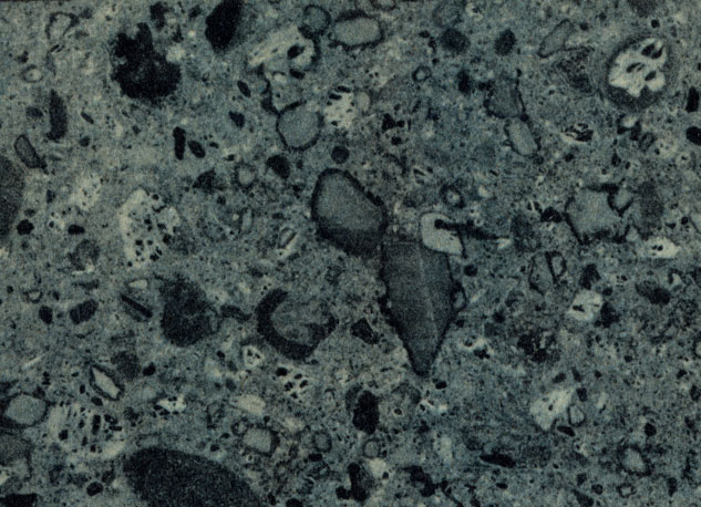Рис. 21. Полированная поверхность образца якутского кимберлита с хорошо видным обломочным строением
