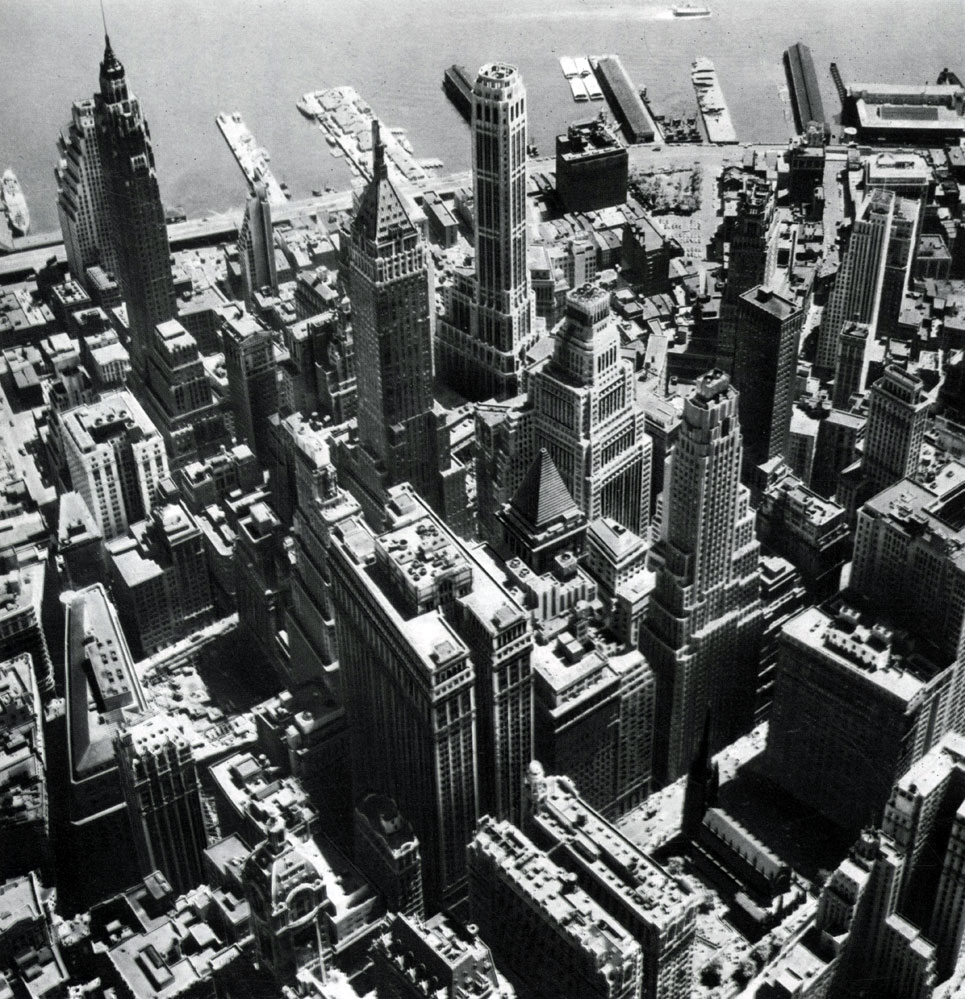 Нью-Йорк. Хаотическое скопление небоскребов на южной оконечности острова Манхэттен