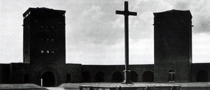 Мемориальные сооружения в Танненберге. Пример насильственно насаждавшегося в фашистской Германии так называемого 'нордического стиля'