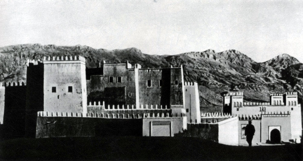 Марокканская крепость ('Казбах') Эль-Глауи в оазисе Тинерир (Атласские горы)