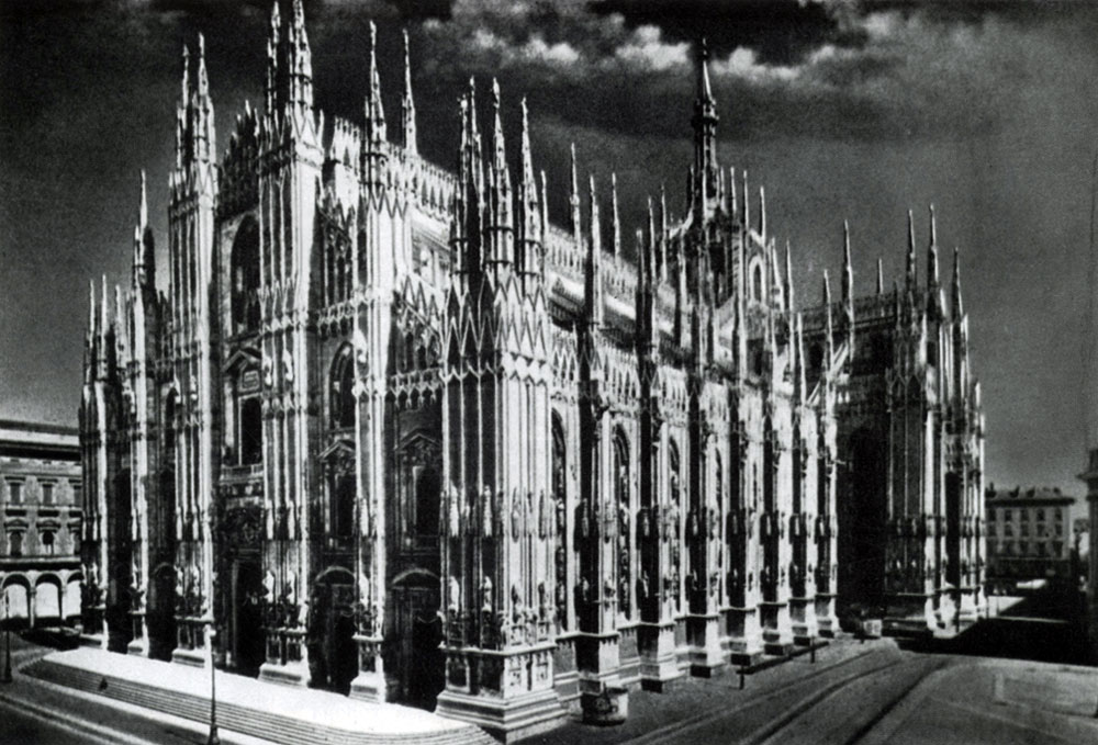 Миланский собор. Вид с юго-восточной стороны