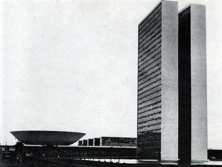 Дворец Национального конгресса в Бразилиа. 1960. Фасад со стороны площади Трех властей