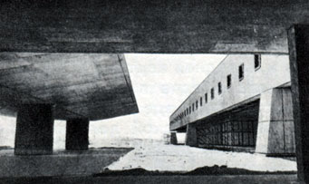 Железнодорожный вокзал в Бразилиа, 1977 г. Общий вид
