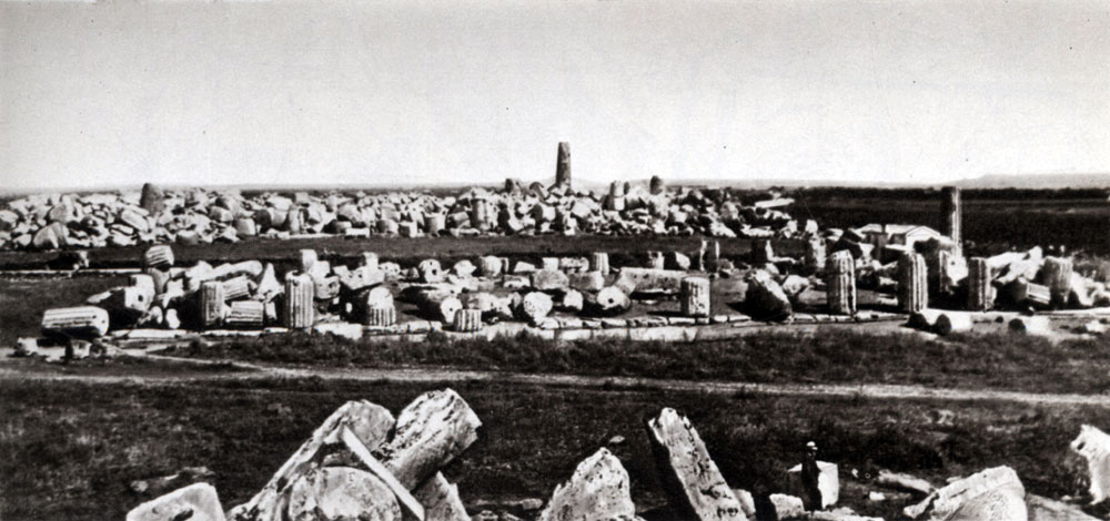 Селинунт. Развалины храмов Е, F и G за восточными границами античного города