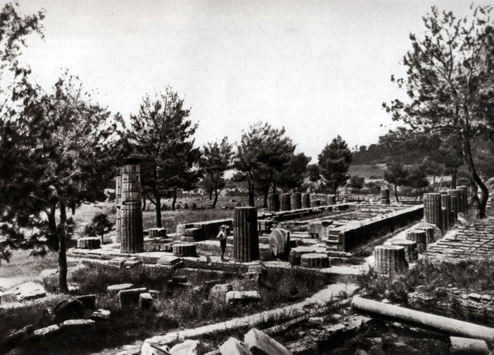 Олимпия. Развалины храма Геры. Вид с севера-востока (из экседры Герода Аттика)