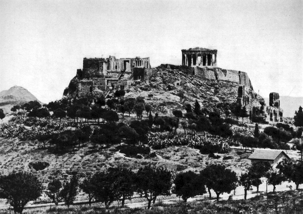 Вид на Афинский акрополь с западной стороны (от главного въезда в город по старой Пирейской дороге)