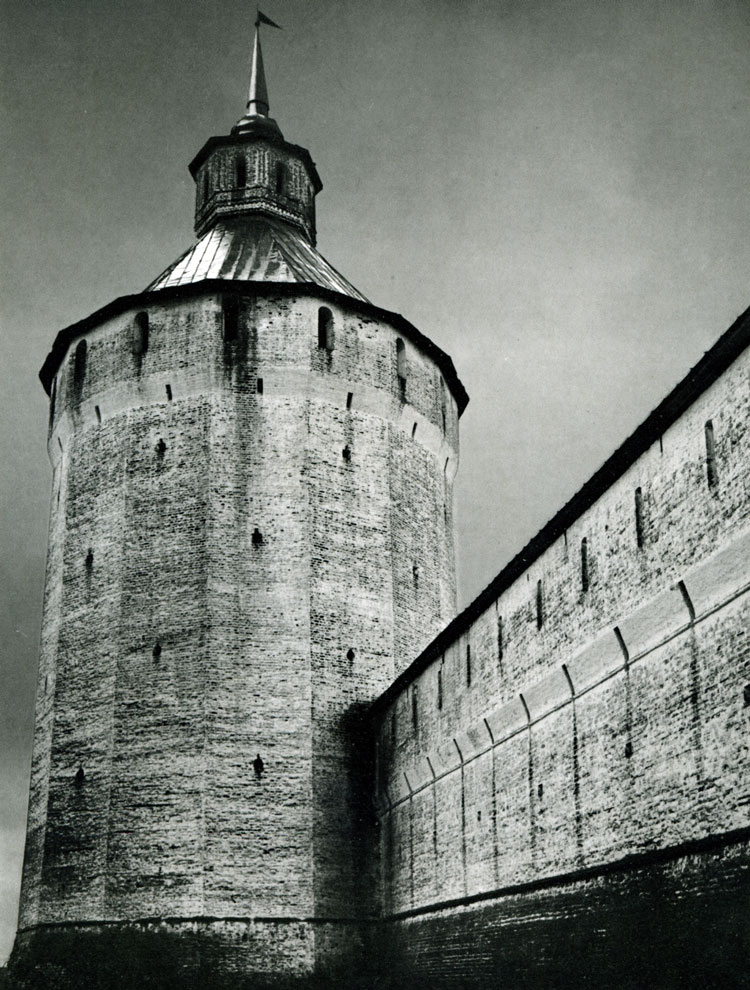 Kirillo-Belozersky Cloister. Ferapontovskaya (Moskovskaya) Tower. The XVI century