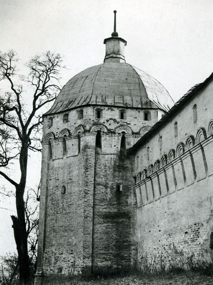 Zvenigorod. Savvino-Storodzevsky Cloister. Tower. XVI-XVII centuries