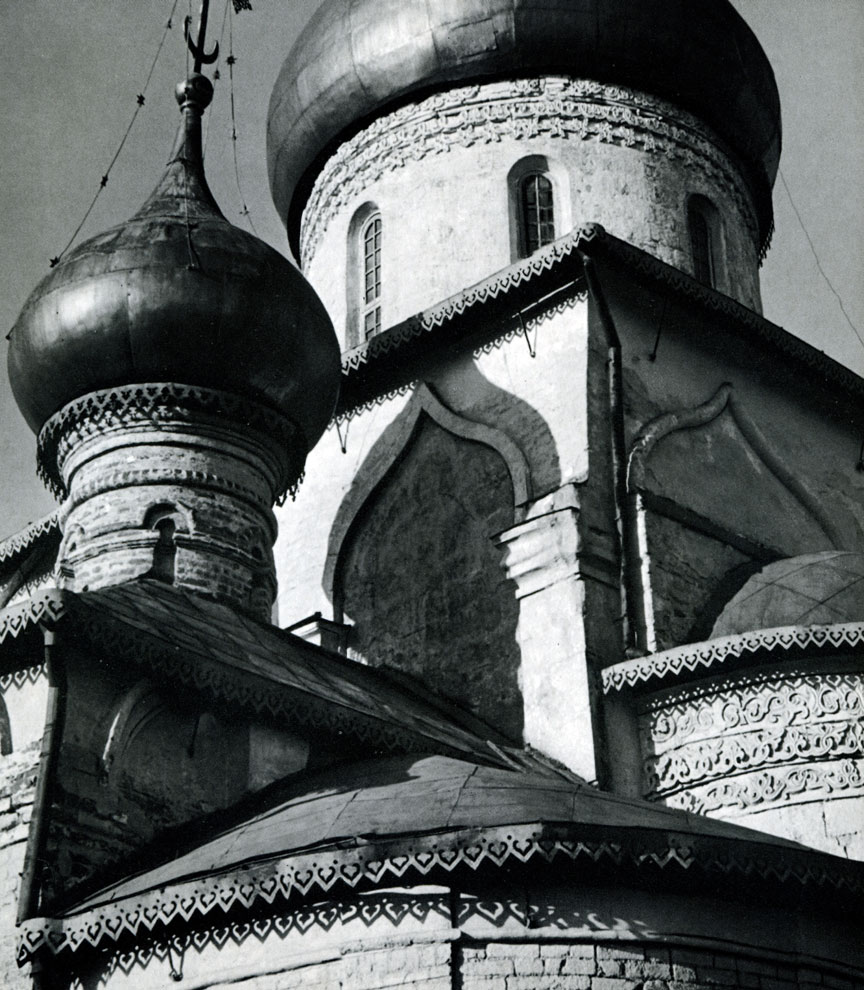 Zvenigorod. Savvino-Storodzevsky Cloister. Rodzdestvensky Cathedral. View from the Southeast. Fragment. 1405