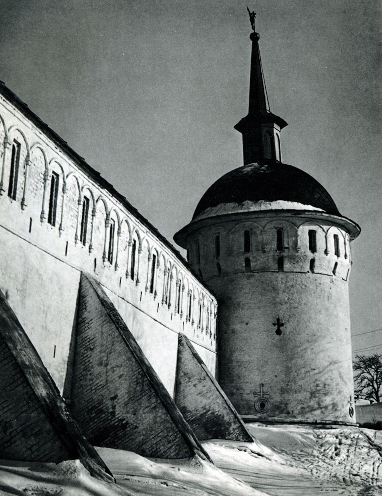 121. Александров. Успенский монастырь. Башня.
