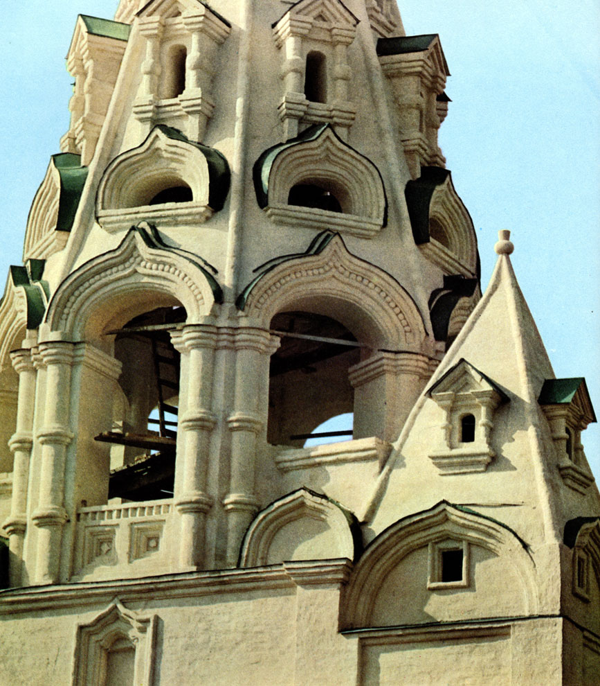 Yaroslavl. Over-the-gate Church-Belltower of Christmas. Fragment