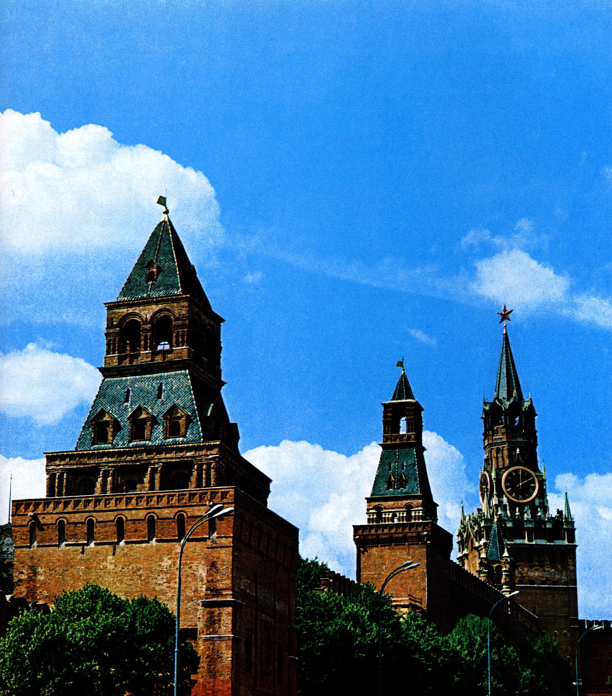 Moscow. Kremlin. Konstantinofskaya, Nabatnaya, Tsarskaya and Spasskaya Towers