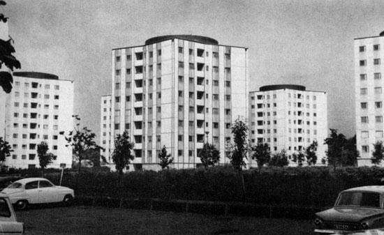 Гётеборг. 9-этажные односекционные дома в районе Вэстра Фрёлунда. Архит. Л. Огрен, 1965. Общий вид