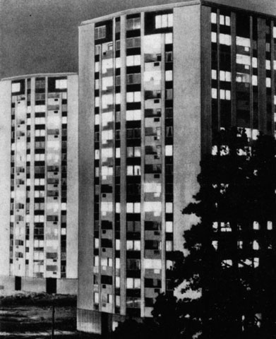 Тэбю. 17-этажные односекционные дома. Архит. К. А. Аккинг, 1961. Общий вид