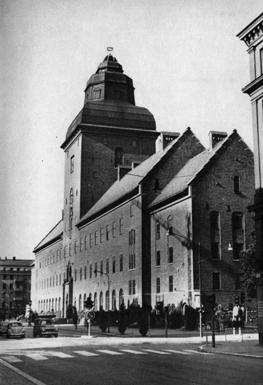 Стокгольм. Здание городского суда. Архит. К. Вестман, 1912 - 1915