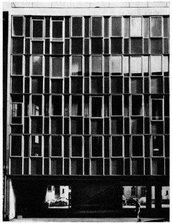 Стокгольм. Здание профсоюзного центра. Архит. С. Маркелиус, 1955 - 1957. Фасад