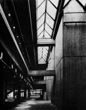 Стокгольм. Комплекс конторских зданий 'Гарнизонен'. Архитектурное бюро 'А-4 Архитектенконтор АБ', 1972. Интерьер вестибюля