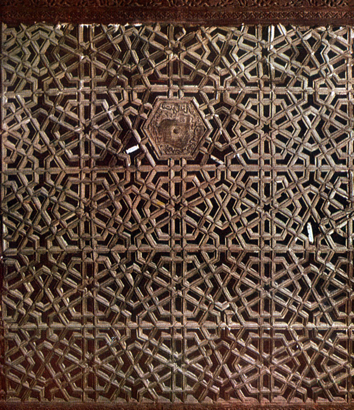 Деревянная решетка (панджара). XIV в. Из комплекса Кусама ибн Аббаса