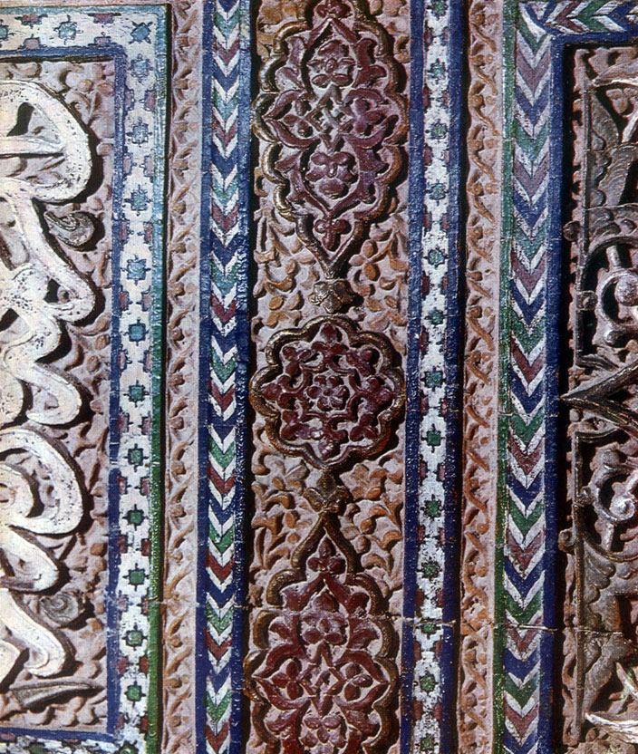 Фрагмент резной деревянной двери. 1404 - 1405 гг.