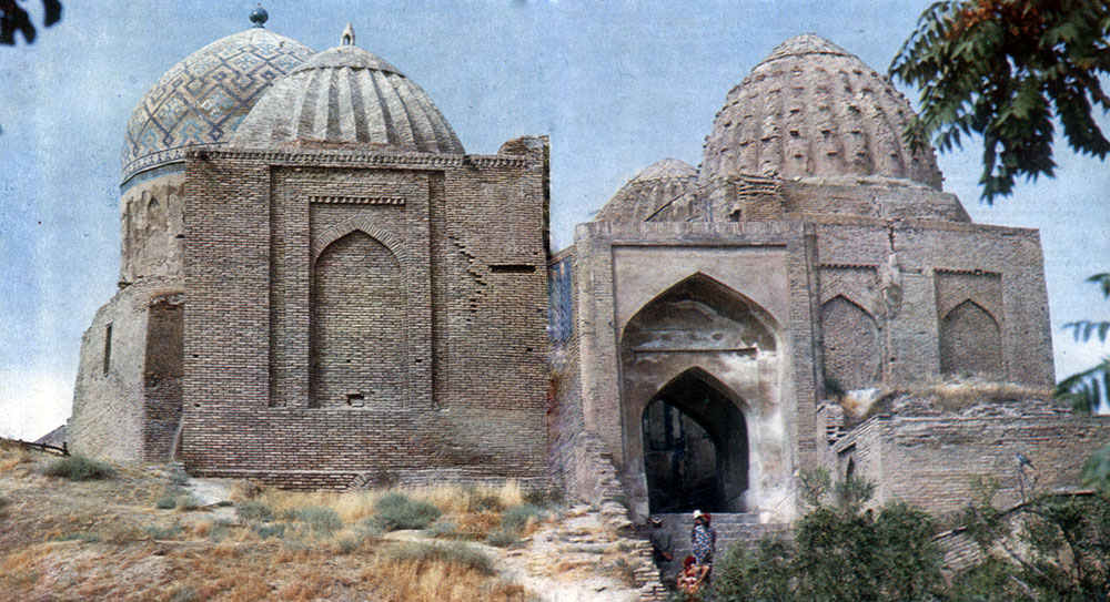 14th century burial vaults on the crest of the wall in Afrasiab, in the centre - the second chartak