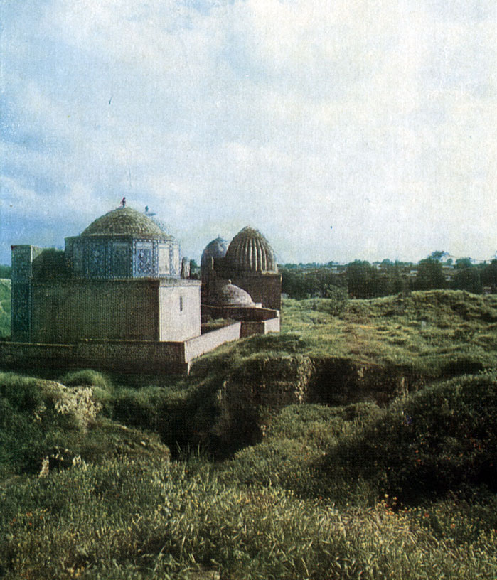 14th century mausoleums. In the foreground - mausoleums of the work of Usto Alim Nesefi or Unnamed-1. The 1380s