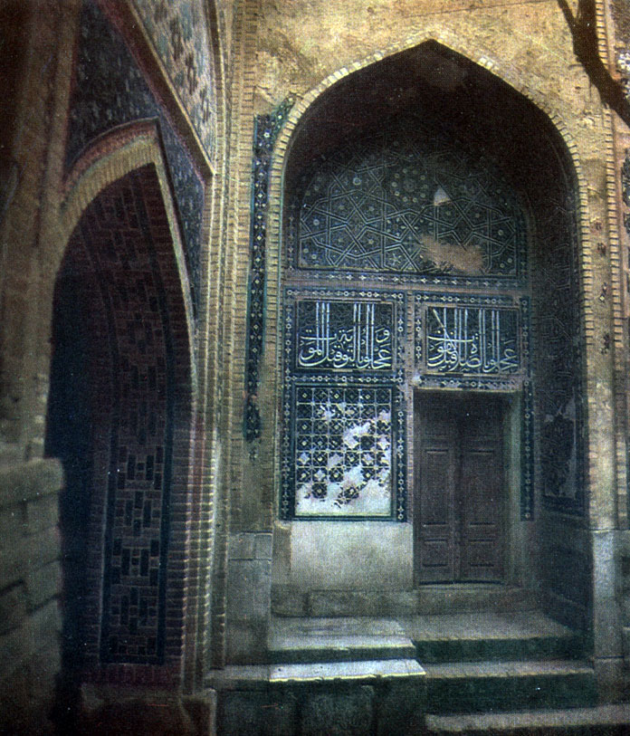 The north entrance to Tuman-aka mosque. 1405