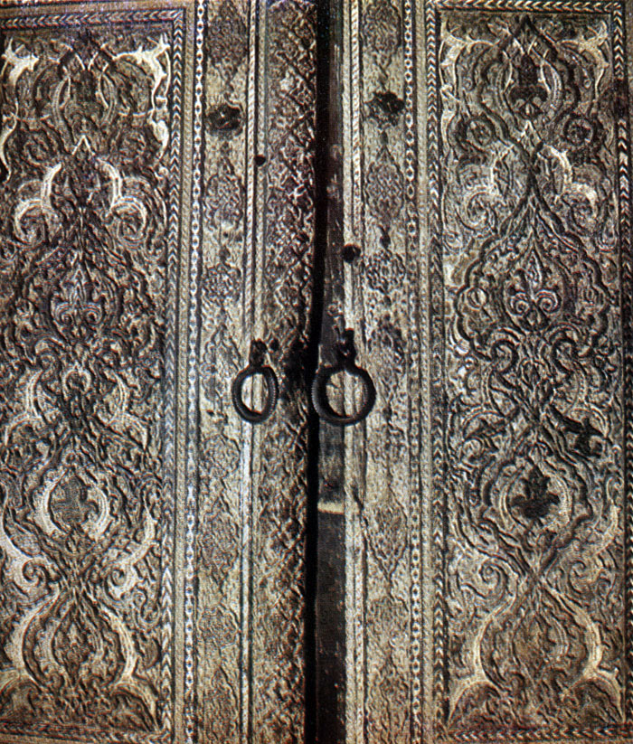 A carved wooden door of the third chartak in Kusam ibn Abbas ensemble. Carved by Ytisuf Shirazi. 807 hijra - 1404 - 1405 A. D